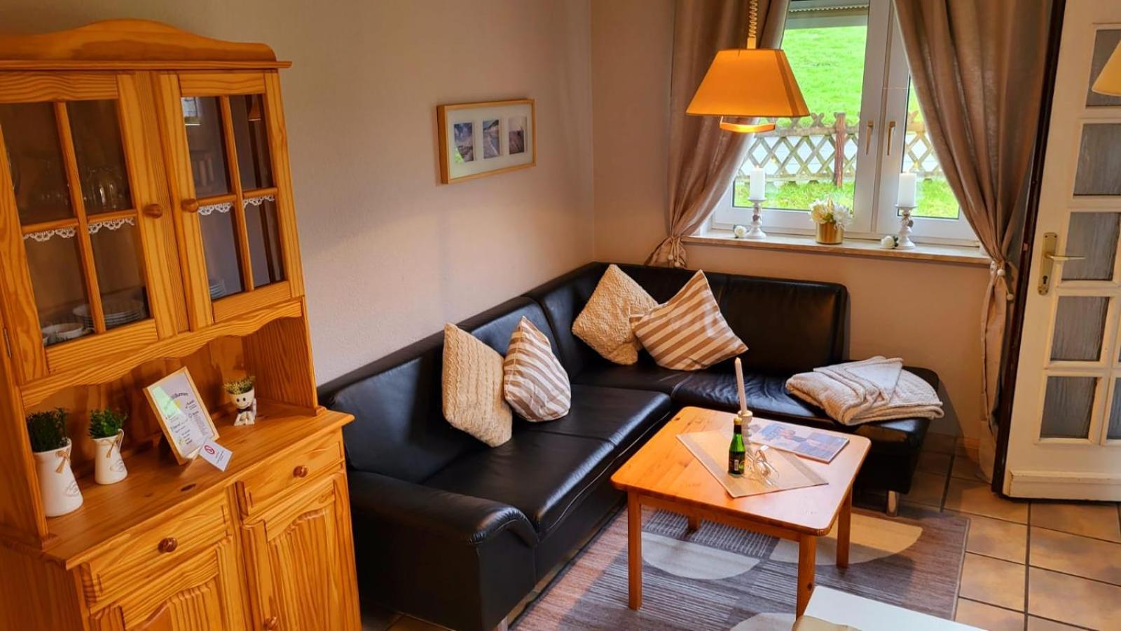 Burhave Gaestehaus 8 *